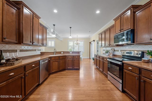 806 Wildflower Drive, Holly Ridge, NC 28445