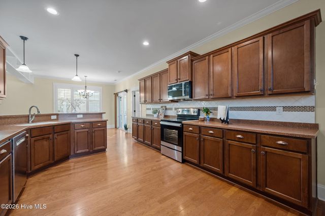 806 Wildflower Drive, Holly Ridge, NC 28445