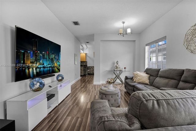 1381 W 30th St, Hialeah, FL 33012