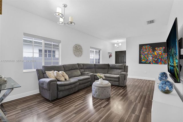 1381 W 30th St, Hialeah, FL 33012