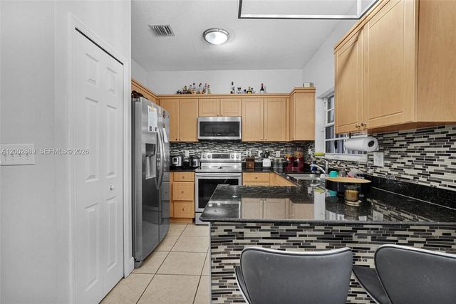 1381 W 30th St, Hialeah, FL 33012