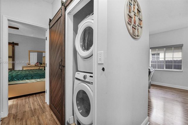 1381 W 30th St, Hialeah, FL 33012