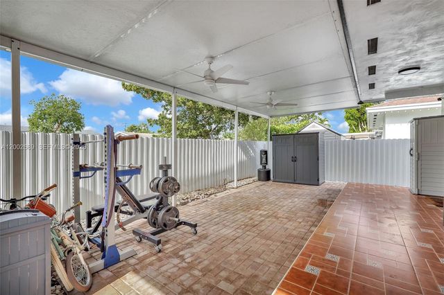 1381 W 30th St, Hialeah, FL 33012