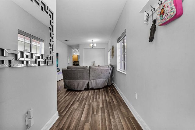 1381 W 30th St, Hialeah, FL 33012