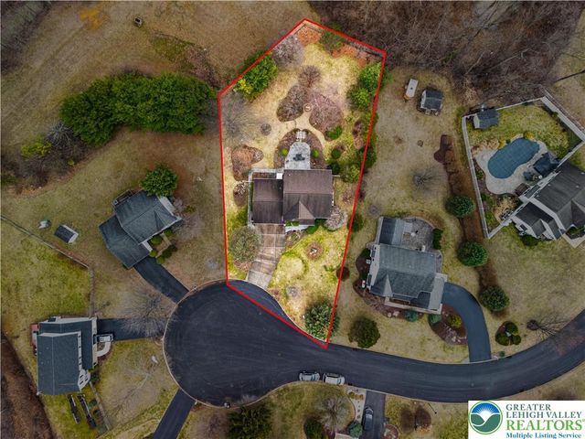 5235 Surrey Court, Upper Macungie Twp, PA 18104