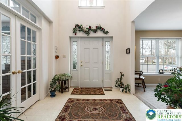 5235 Surrey Court, Upper Macungie Twp, PA 18104