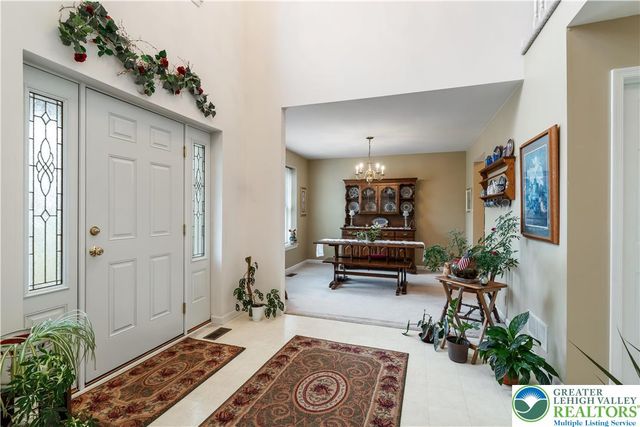 5235 Surrey Court, Upper Macungie Twp, PA 18104