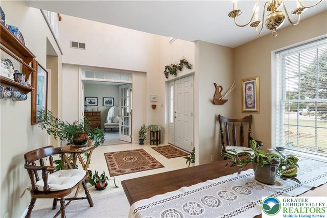 5235 Surrey Court, Upper Macungie Twp, PA 18104