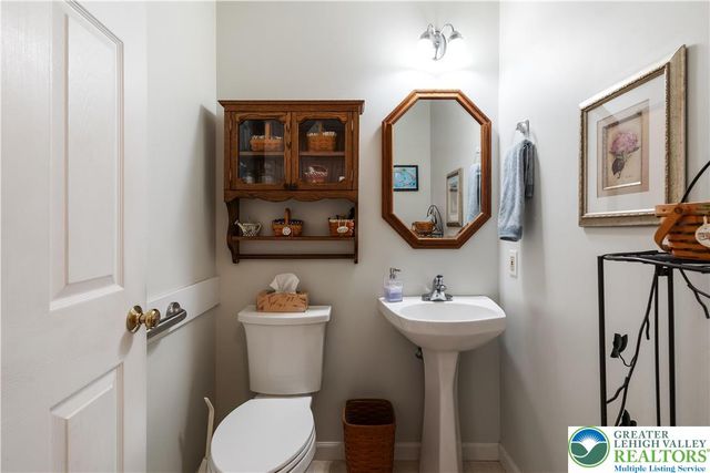 5235 Surrey Court, Upper Macungie Twp, PA 18104