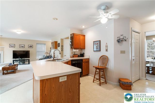 5235 Surrey Court, Upper Macungie Twp, PA 18104