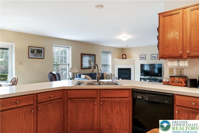 5235 Surrey Court, Upper Macungie Twp, PA 18104