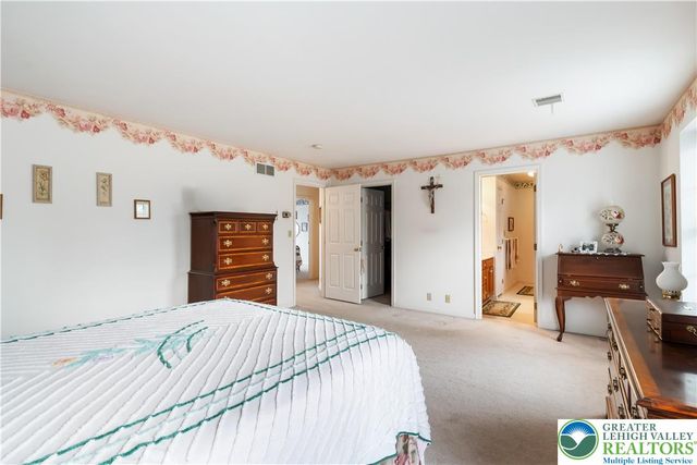 5235 Surrey Court, Upper Macungie Twp, PA 18104