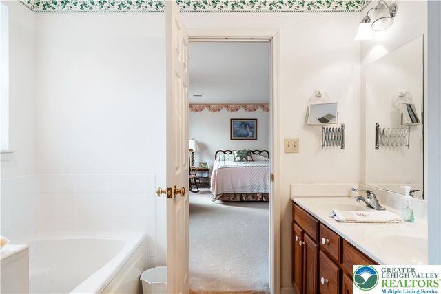 5235 Surrey Court, Upper Macungie Twp, PA 18104