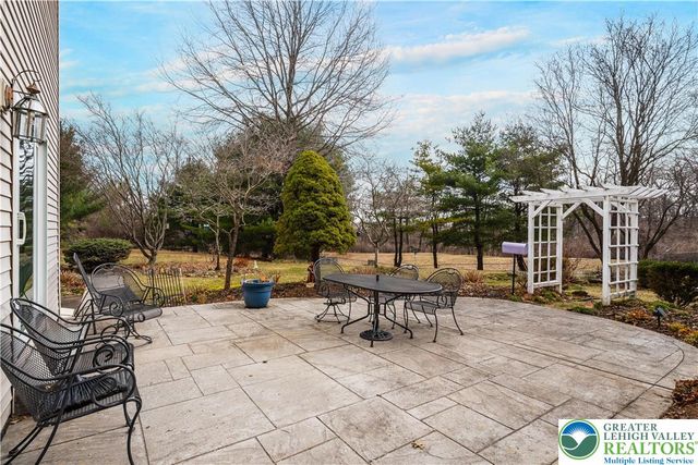 5235 Surrey Court, Upper Macungie Twp, PA 18104