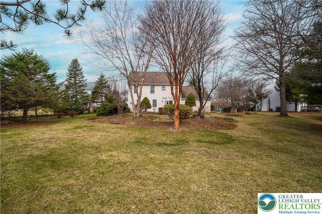 5235 Surrey Court, Upper Macungie Twp, PA 18104