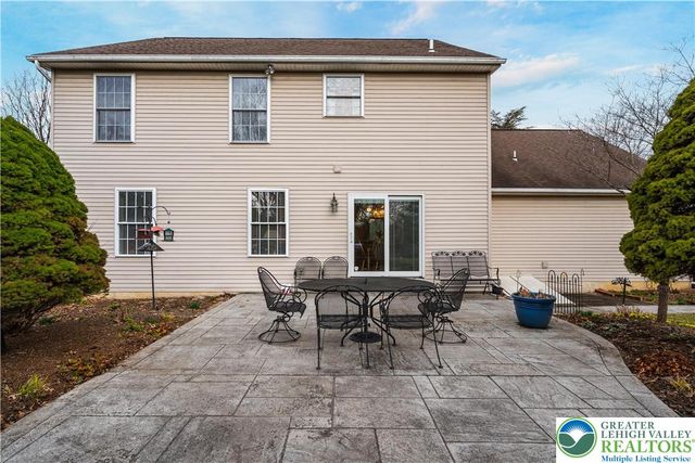 5235 Surrey Court, Upper Macungie Twp, PA 18104