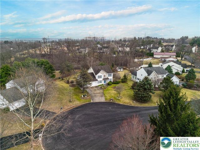 5235 Surrey Court, Upper Macungie Twp, PA 18104