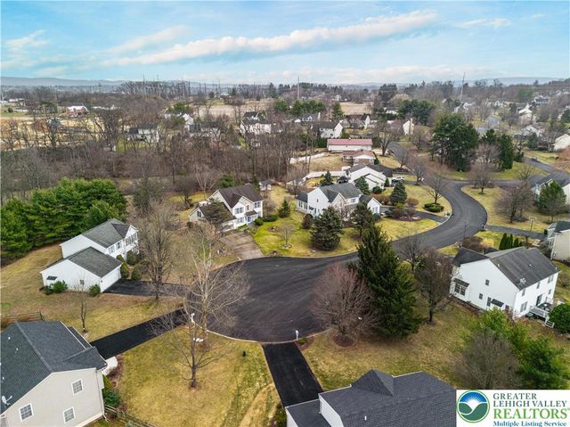 5235 Surrey Court, Upper Macungie Twp, PA 18104