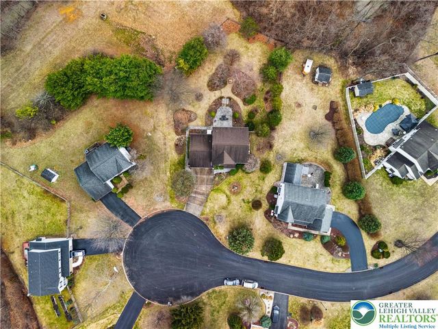 5235 Surrey Court, Upper Macungie Twp, PA 18104