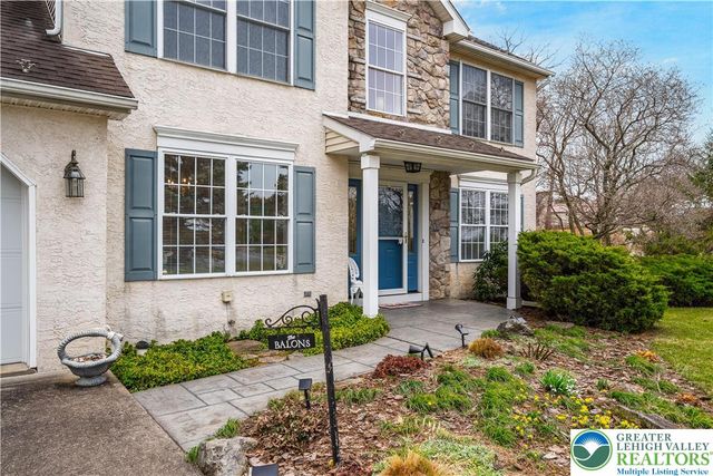 5235 Surrey Court, Upper Macungie Twp, PA 18104