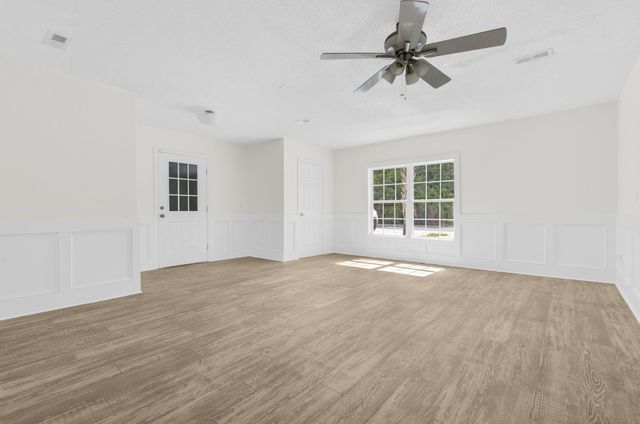 207 Amy Drive, Goose Creek, SC 29445