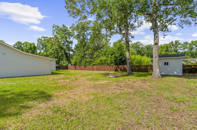 207 Amy Drive, Goose Creek, SC 29445
