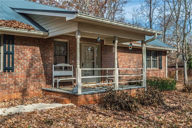 323 McCartan Trail, Clarkesville, GA 30523