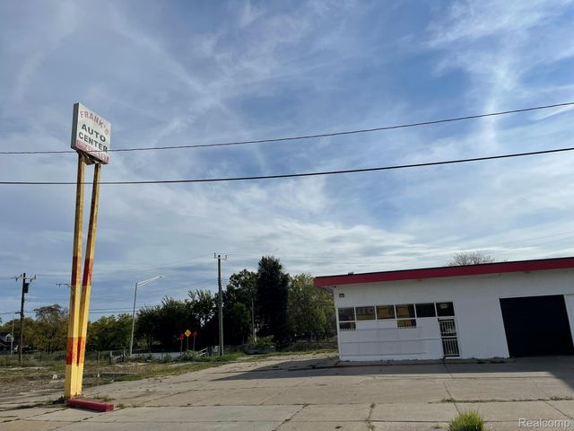 13040 Harper Avenue, Detroit, MI 48213