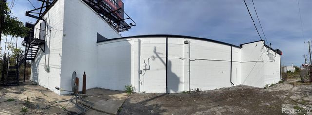 13040 Harper Avenue, Detroit, MI 48213