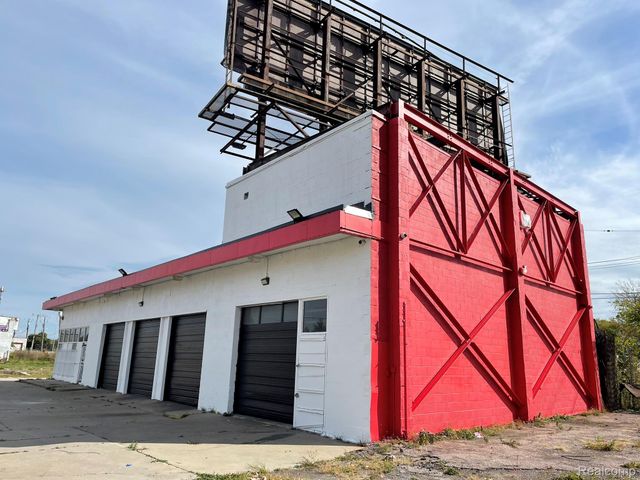 13040 Harper Avenue, Detroit, MI 48213