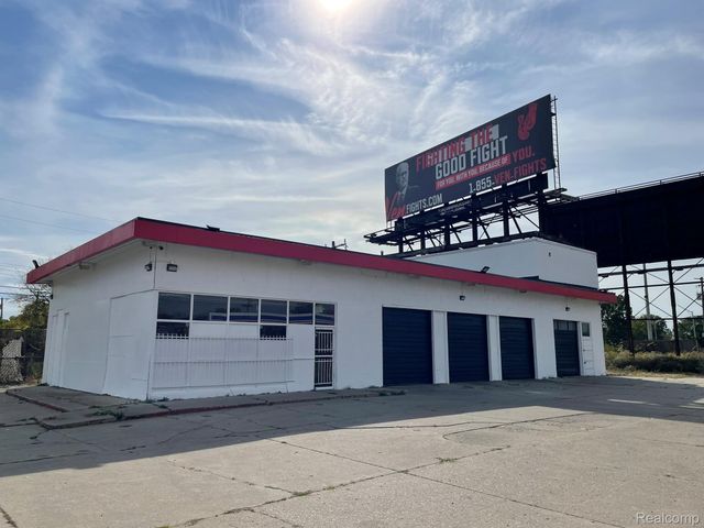 13040 Harper Avenue, Detroit, MI 48213