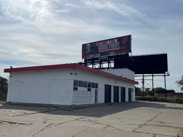 13040 Harper Avenue, Detroit, MI 48213