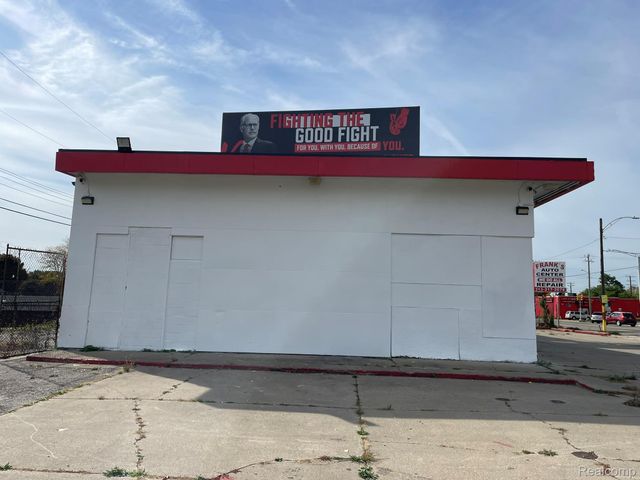 13040 Harper Avenue, Detroit, MI 48213