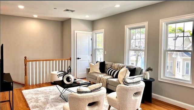 20 Alston St 20, Somerville, MA 02143