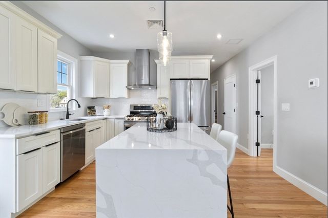 20 Alston St 20, Somerville, MA 02143