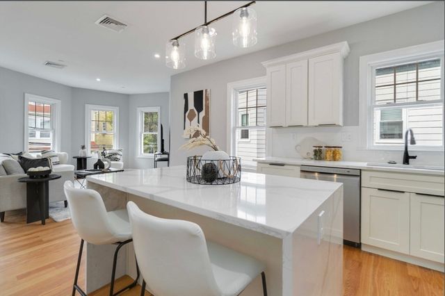 20 Alston St 20, Somerville, MA 02143