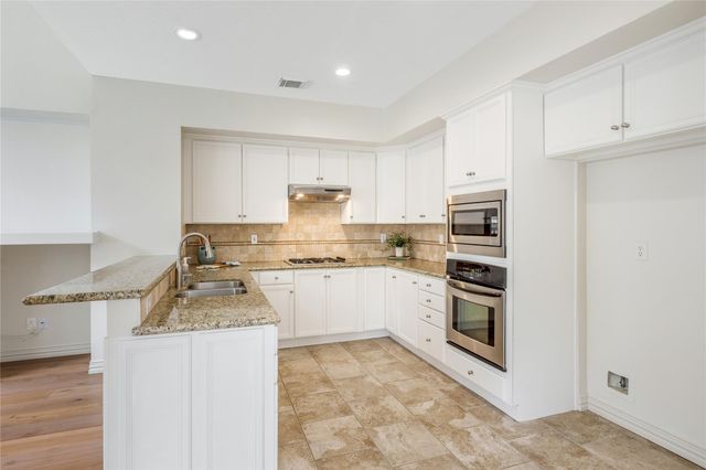 19 Tender Violet Place, The Woodlands, TX 77381