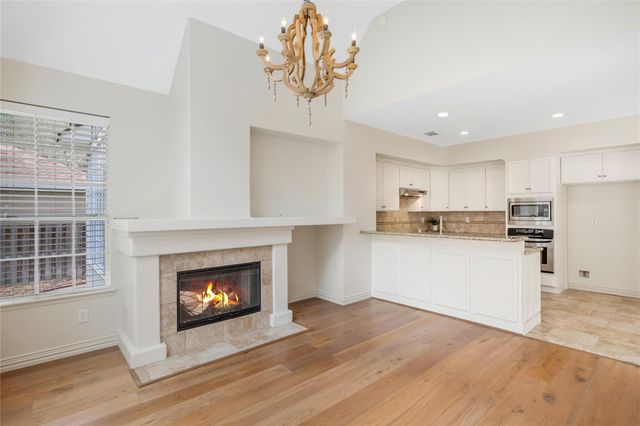 19 Tender Violet Place, The Woodlands, TX 77381