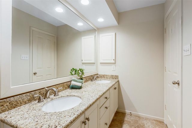 19 Tender Violet Place, The Woodlands, TX 77381