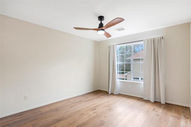 19 Tender Violet Place, The Woodlands, TX 77381