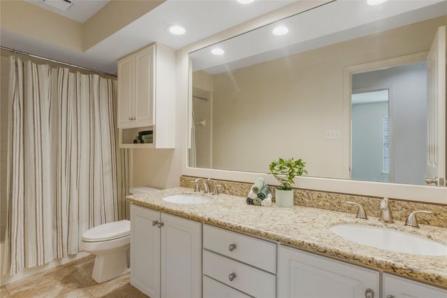 19 Tender Violet Place, The Woodlands, TX 77381