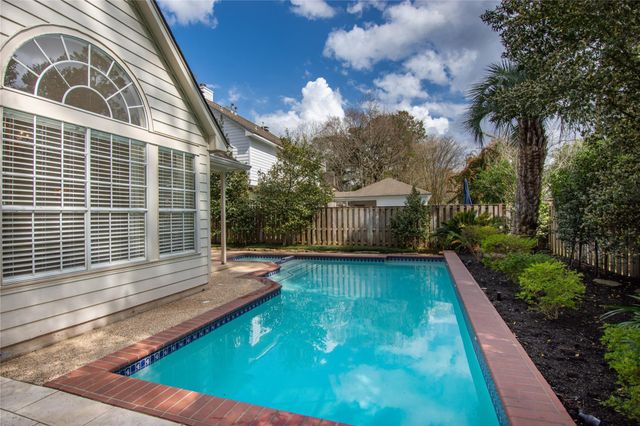 19 Tender Violet Place, The Woodlands, TX 77381