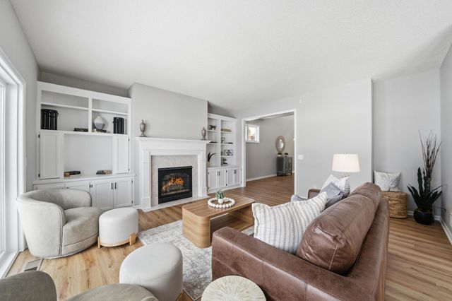 3868 Green Heights Trail SW, Prior Lake, MN 55372