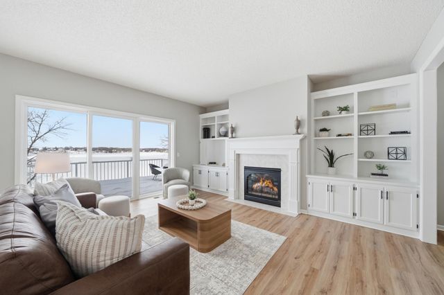 3868 Green Heights Trail SW, Prior Lake, MN 55372