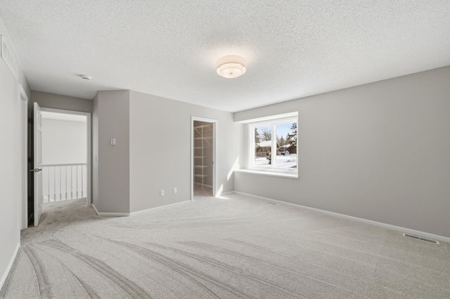 3868 Green Heights Trail SW, Prior Lake, MN 55372