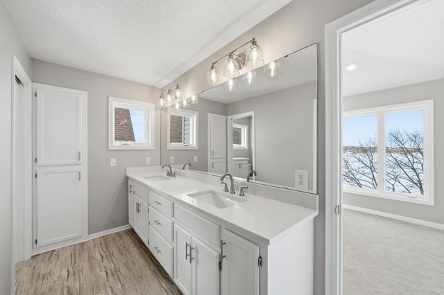 3868 Green Heights Trail SW, Prior Lake, MN 55372