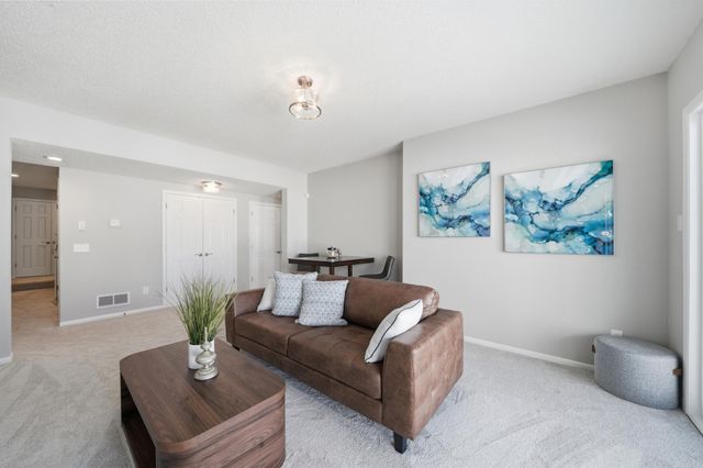 3868 Green Heights Trail SW, Prior Lake, MN 55372