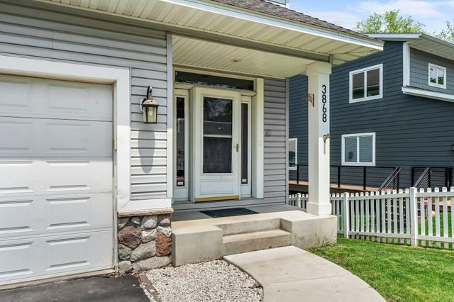 3868 Green Heights Trail SW, Prior Lake, MN 55372