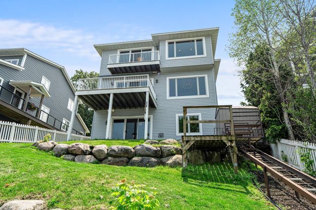 3868 Green Heights Trail SW, Prior Lake, MN 55372