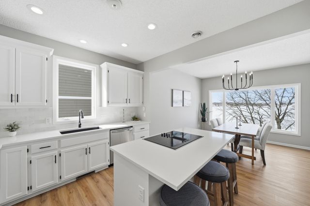 3868 Green Heights Trail SW, Prior Lake, MN 55372